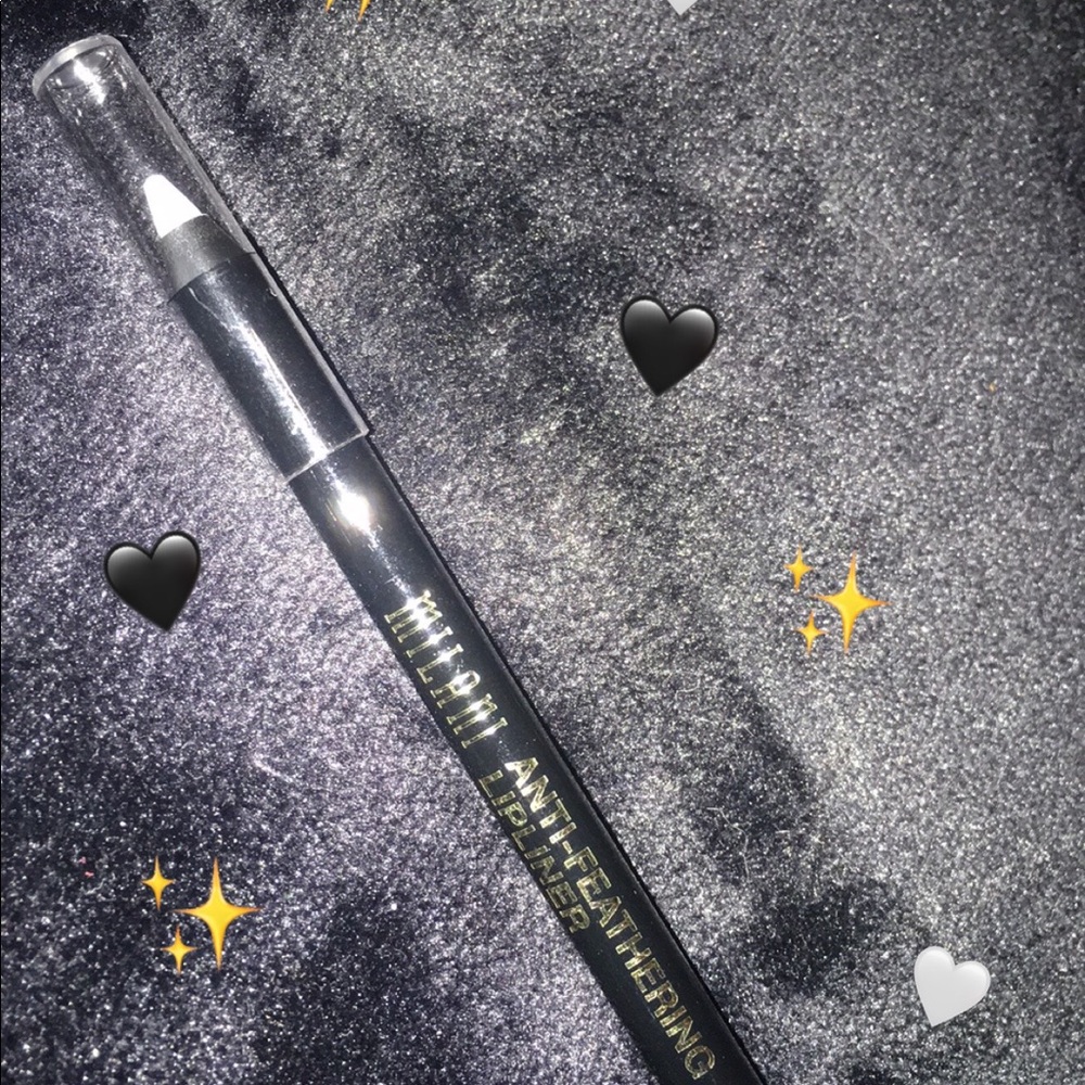 FREE with purchase! ❤️ Milani Transparent Lipliner